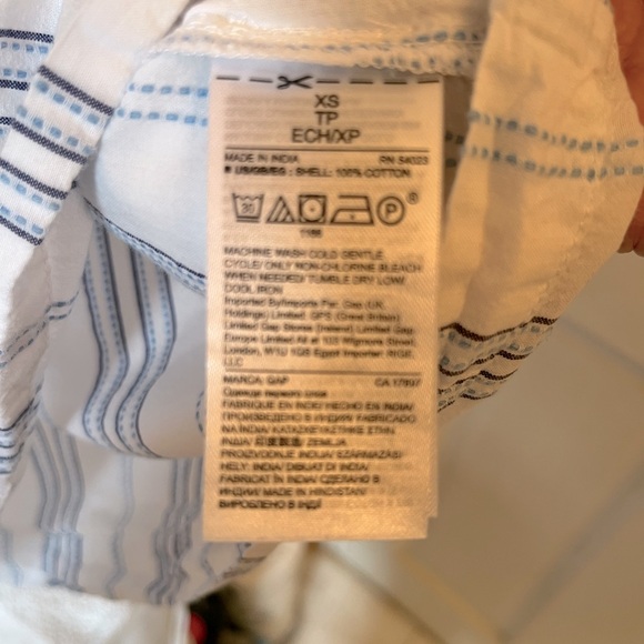 Gap women’s White and Blue Striped Top in size xs - Picture 7 of 9